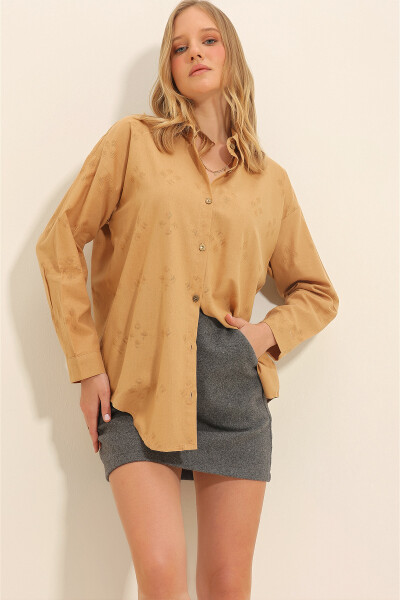 Women's Oversized Linen Shirt with Biscuit Pattern ALC-X11288 - TREND ALAÇATI STILI (1)