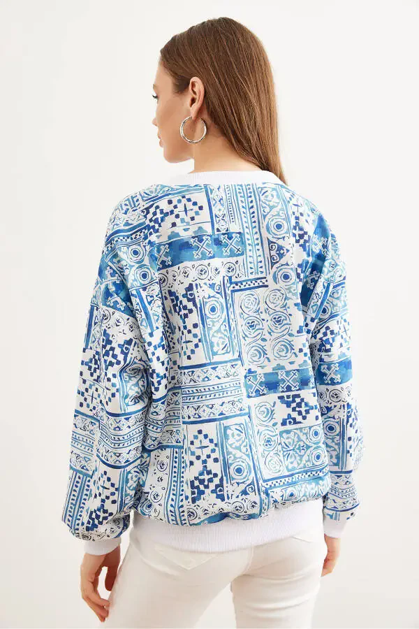 Women's Patch Blue Basic Soft Textured Loose Sweatshirt SWT-19000457 - 5