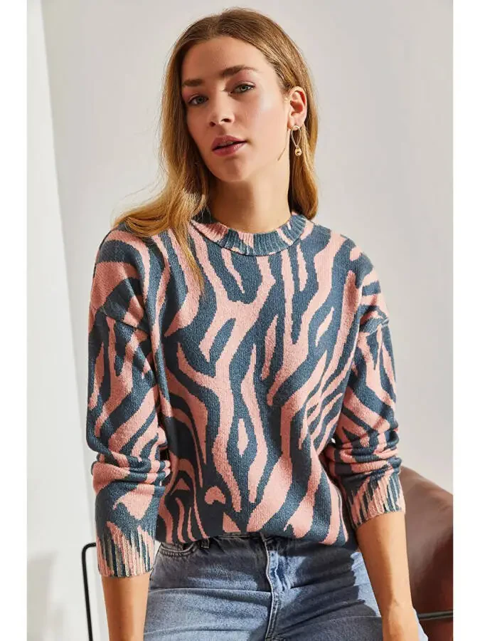 Women's Patchwork Knit Sweater-Gray - 5