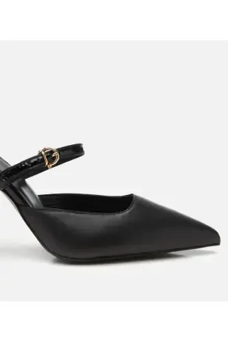 Women's Patent Leather Belted Stiletto - 6