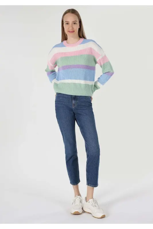 Women's patterned, multi-colored knitted sweater. - 3