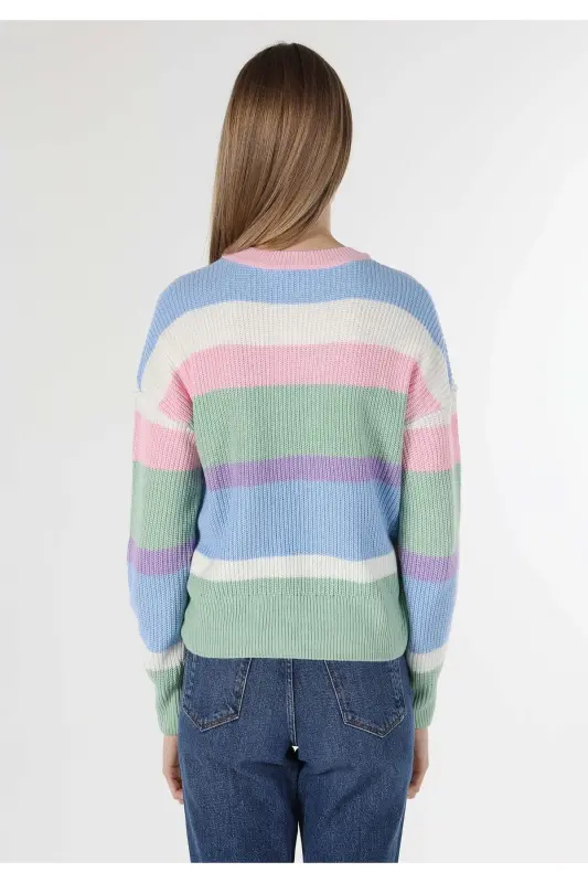Women's patterned, multi-colored knitted sweater. - 2