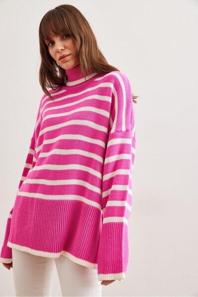 Women's Pink Crew Neck Slit Striped Knitted Sweater KZK-19000926 - 5