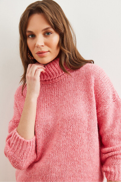 Women's Pink Crewneck Soft Knitted Chunky Sweater - 4