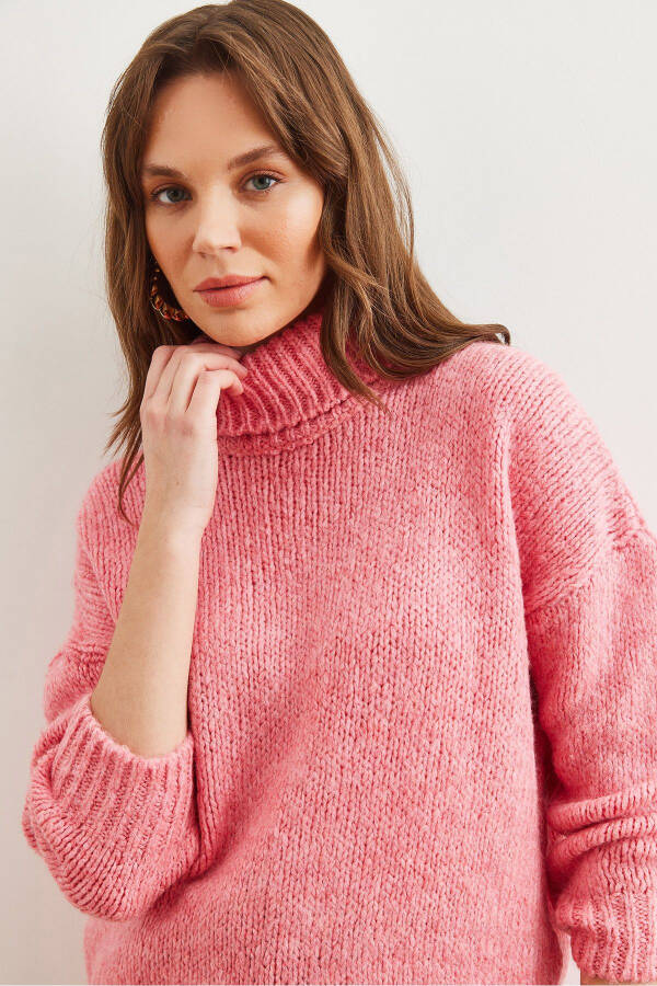 Women's Pink Crewneck Soft Knitted Chunky Sweater - 4