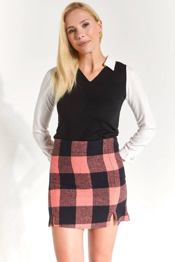Women's Pink Plaid Stitched Slit Mini Skirt - 2