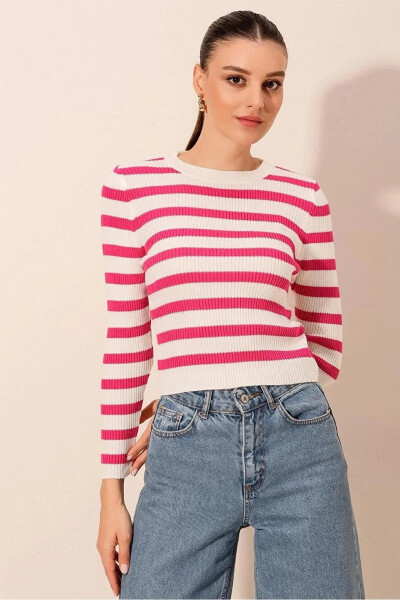 Women's Pink Striped Crew Neck Knit Sweater - 12