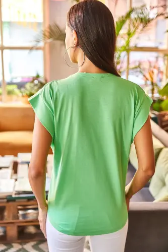 Women's Pistachio Green Armpit Detailed Bat T-Shirt - 3