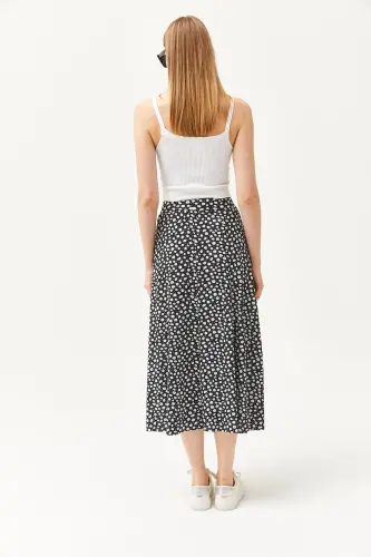 Women's Plus Size Daisy Black Elastic Waist Patterned Midi Skirt - 7