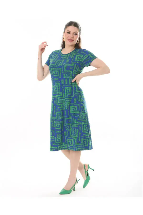 Women's Plus Size Midi Dress with Crew Neck and Patterned Short Sleeves 24133 - 2