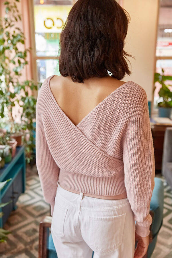 Women's Powder Front Back V Waist Crop Knitted Sweater KZK-19000048 - 5