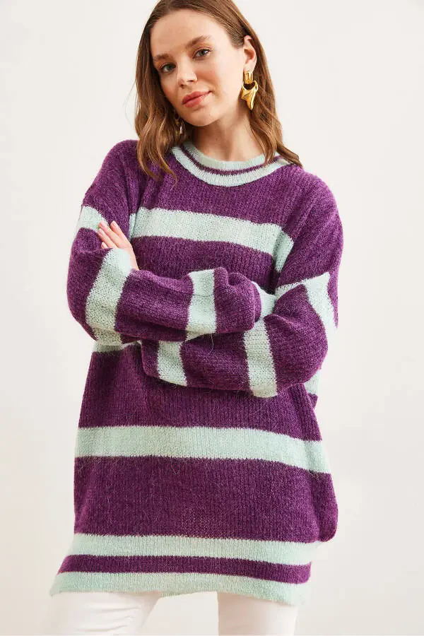 Women's Purple Striped Crew Neck Pullover Sweater KZK-19000916 - 4