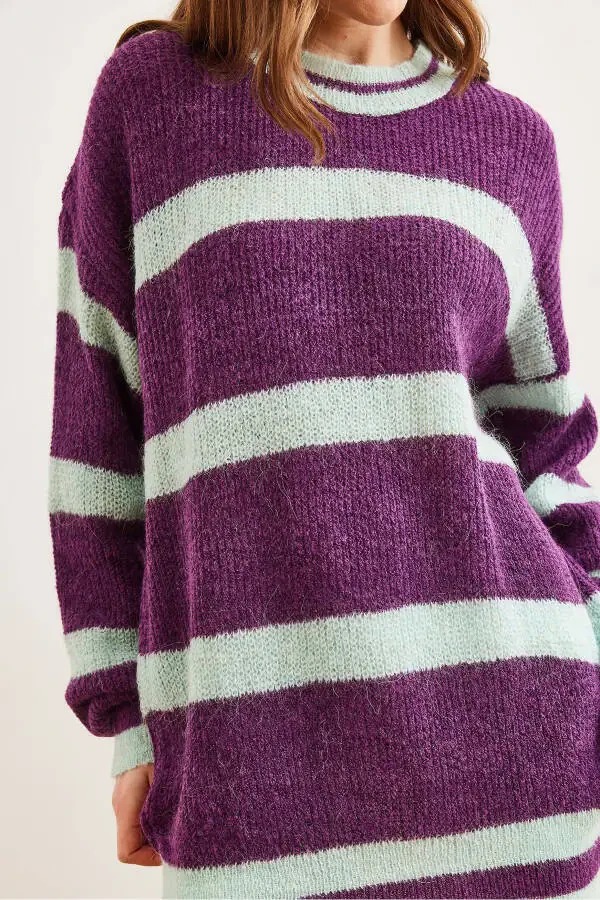 Women's Purple Striped Crew Neck Pullover Sweater KZK-19000916 - 5
