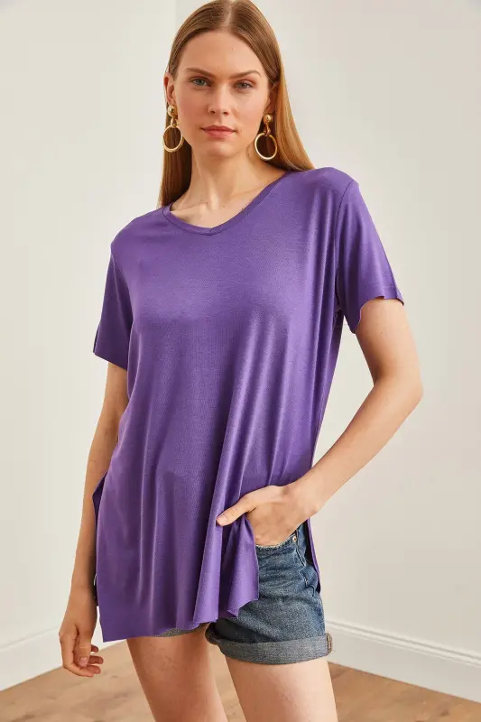 Women's Purple V-Neck Slit Side Oversized Loose T-Shirt - 2