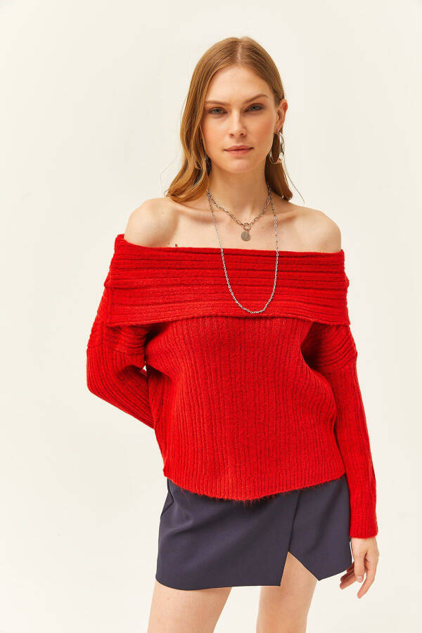 Women's Red Madonna Neck Soft Textured Knit Sweater KZK-19000708 - 2