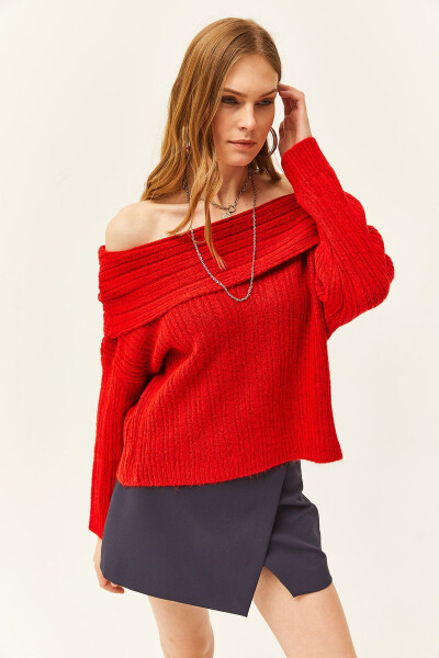 Women's Red Madonna Neck Soft Textured Knit Sweater KZK-19000708 - 3