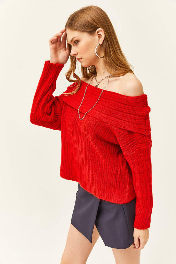 Women's Red Madonna Neck Soft Textured Knit Sweater KZK-19000708 - 4