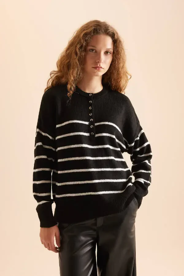 Women's Relax Fit Button-Up Striped Sweater D4913AXNS - 1