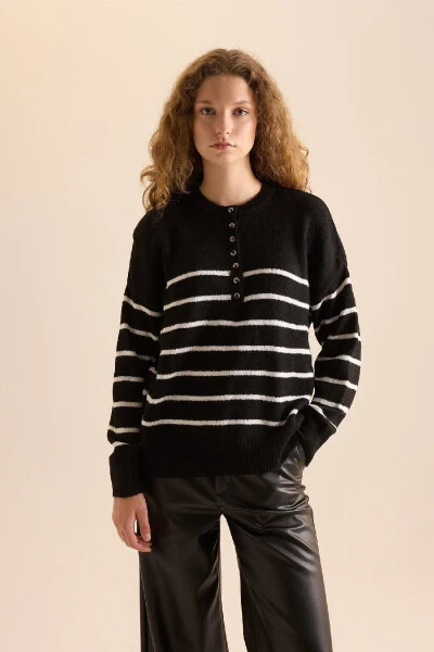 Women's Relax Fit Button-Up Striped Sweater D4913AXNS - 3