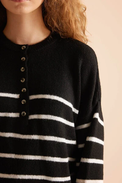 Women's Relax Fit Button-Up Striped Sweater D4913AXNS - 4