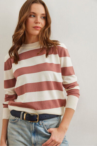 Women's Rose Pink Cyclist Neckline Striped Knitted Sweater KZK-19000904 - OLALOOK