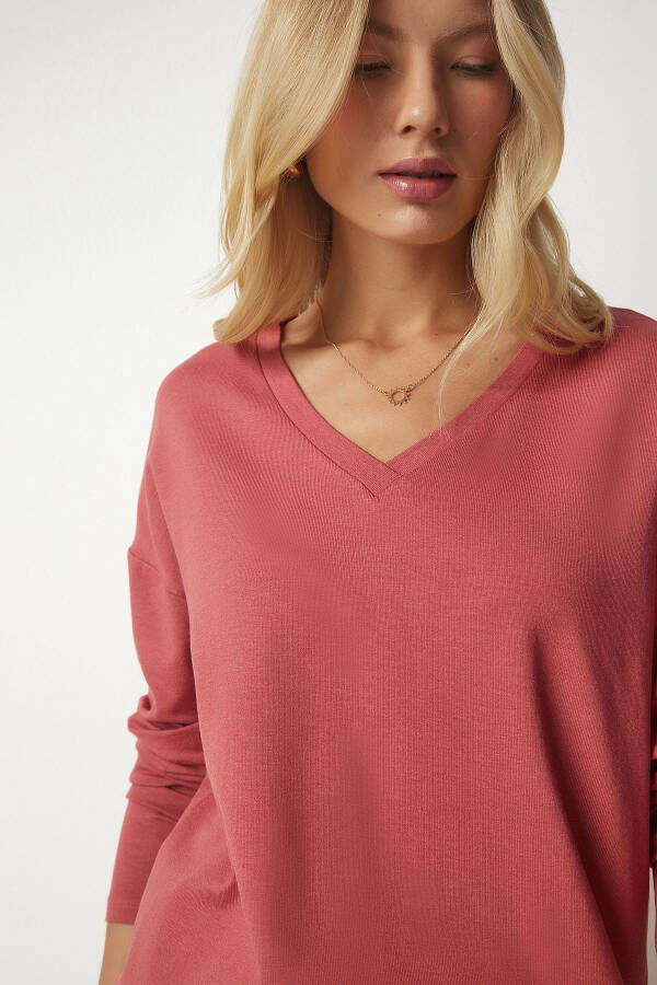 Women's Rose V-Neck Knitted Blouse UB00150 - 2