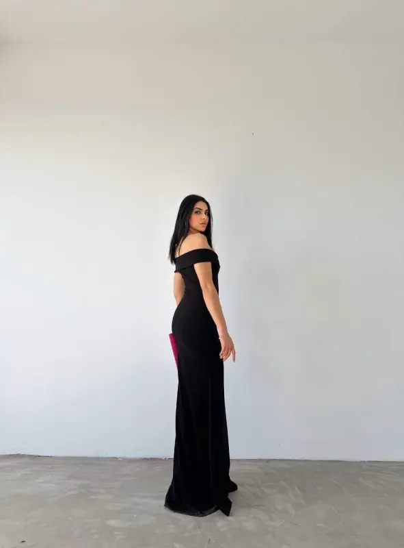 Women's Scuba Fabric Boat Neck And Décolleté Detailed Dress - 1