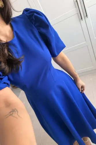 Women's Short Balloon Sleeve Crew Neck Oversized Crinkle Crepe Dress - 8