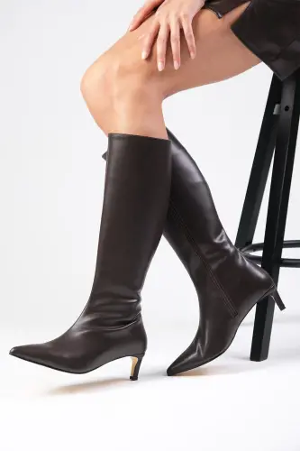 Women's short heeled boots, thin faux fur lined, brown zippered. - MIO GUSTO (1)