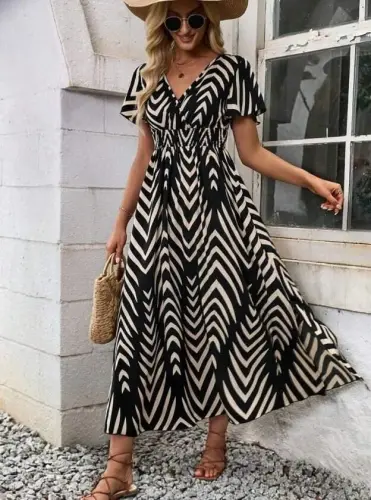 Women's Short Ruffle Sleeve Surplice Neck Elastic Waist Patterned Maxi Dress - 3
