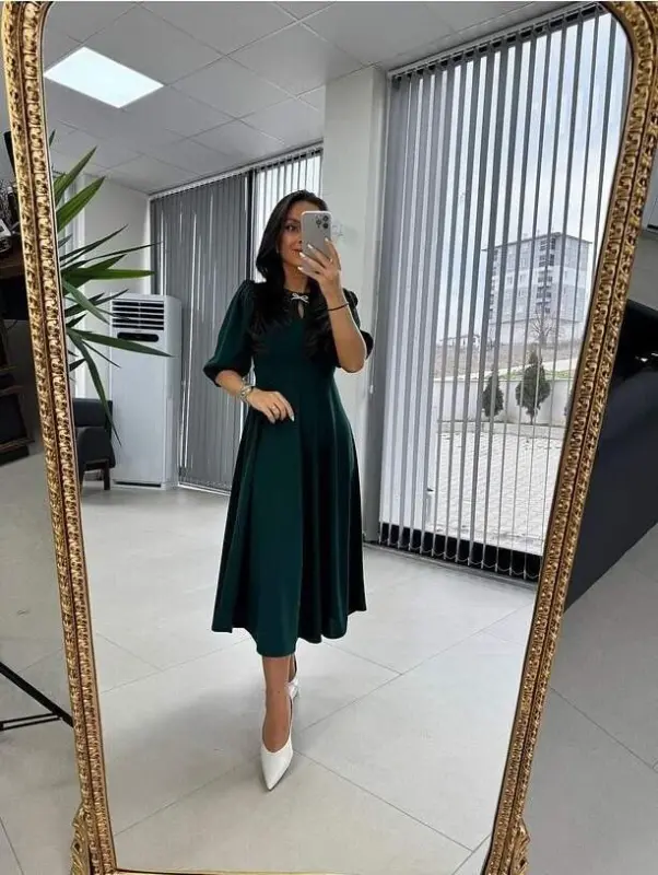 Women's Short Sleeve Crew Neck Bow Brooch Midi Crinkle Crepe Dress - BÜYÜKBEDENIZ