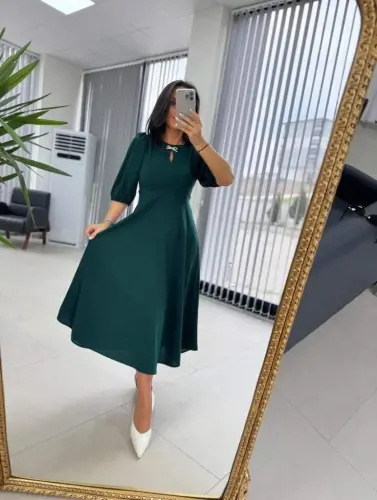 Women's Short Sleeve Crew Neck Bow Brooch Midi Crinkle Crepe Dress - 4