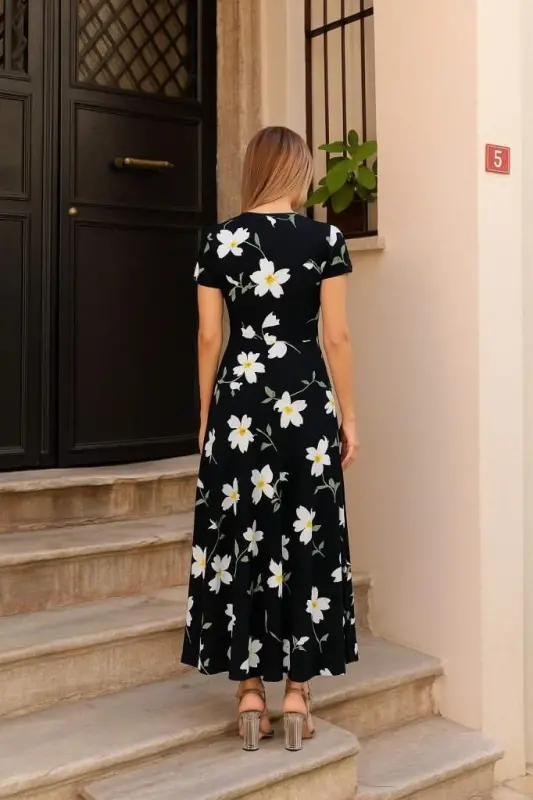 Women's Short Sleeve Crew Neck Polka Dot Maxi Knitted Crepe Dress - 4