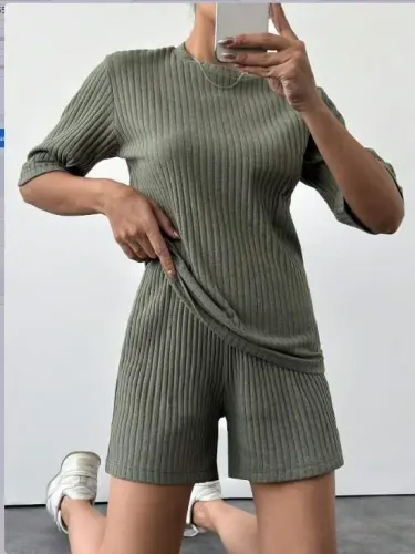 Women's Short Sleeve Crew Neck Ribbed Blouse Shorts Set - BÜYÜKBEDENIZ (1)