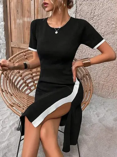 Women's Short Sleeve Crew Neck Side Slit Color Striped Detail Crinkle Crepe Dress - 6