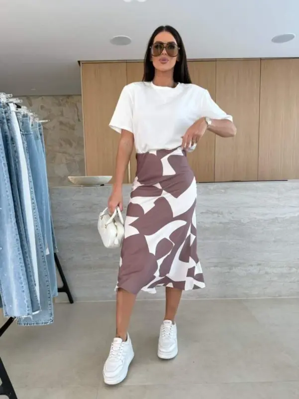 Women's Short Sleeve Crew Neck Viscose Blouse and Patterned Süprem Skirt Set - BÜYÜKBEDENIZ