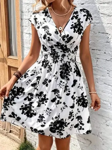 Women's Short Sleeve Crossover Neck Floral Patterned Supima Dress - 3