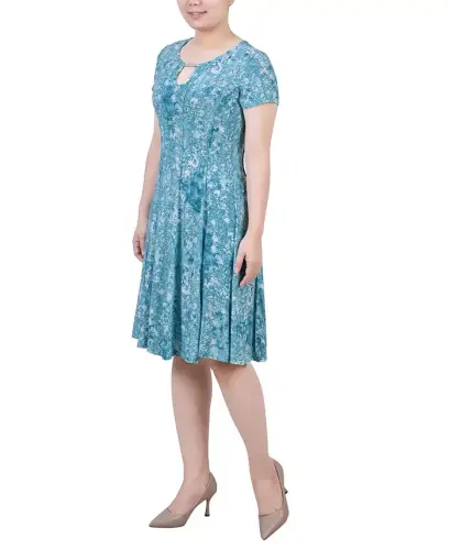 Women's Short Sleeve Jacquard Knit Seamed Dress - 3