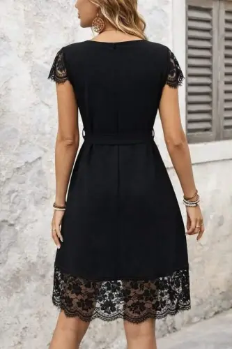 Women's Short Sleeve V-Neck Belted Lace Detailed Short Aerobin Dress - 3