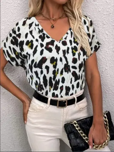 Women's Short Sleeve V Neck Leopard Pattern Crepe Blouse - 1