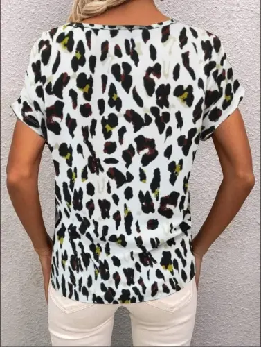 Women's Short Sleeve V Neck Leopard Pattern Crepe Blouse - BÜYÜKBEDENIZ (1)