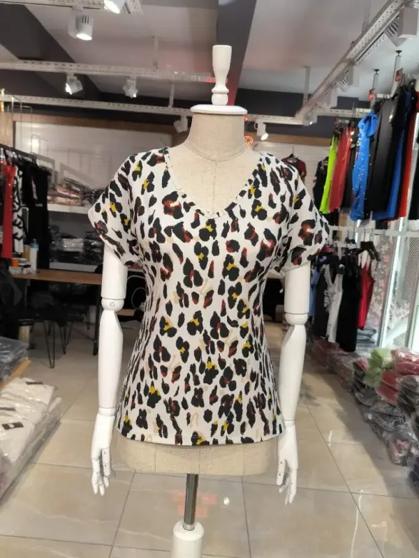 Women's Short Sleeve V Neck Leopard Pattern Crepe Blouse - 5