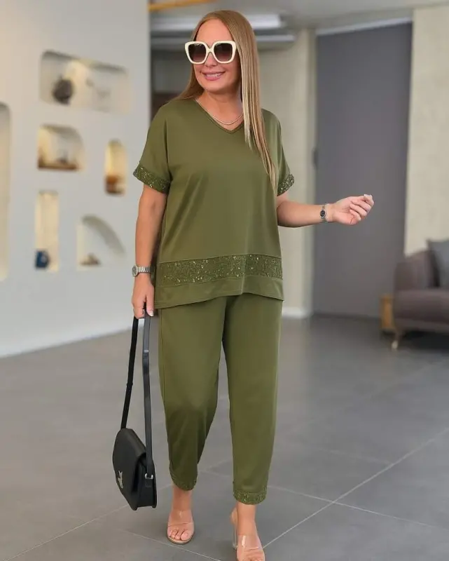 Kadın Kısa Kollu V Yakalı Pul Payetli Viskon Iki Iplik Bluz Ve Pantolon Ikili Takım - 1