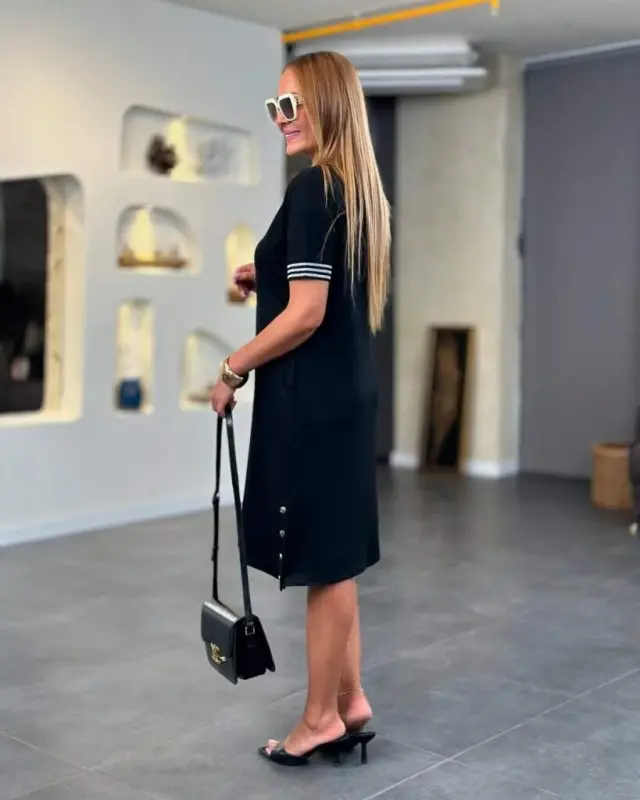 Women's Short Sleeve V-Neck Slit Side Buttoned Viscose Two Thread Dress - 3