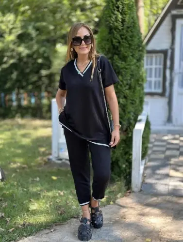 Women's Short Sleeve V-Neck Two Thread Blouse and Pants Set - 1