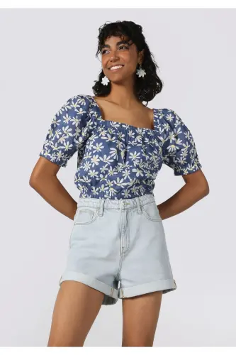 Women's short-sleeved, multi-colored, slim fit printed shirt - 4