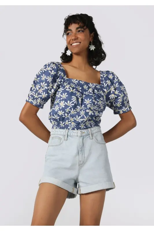 Women's short-sleeved, multi-colored, slim fit printed shirt - 4