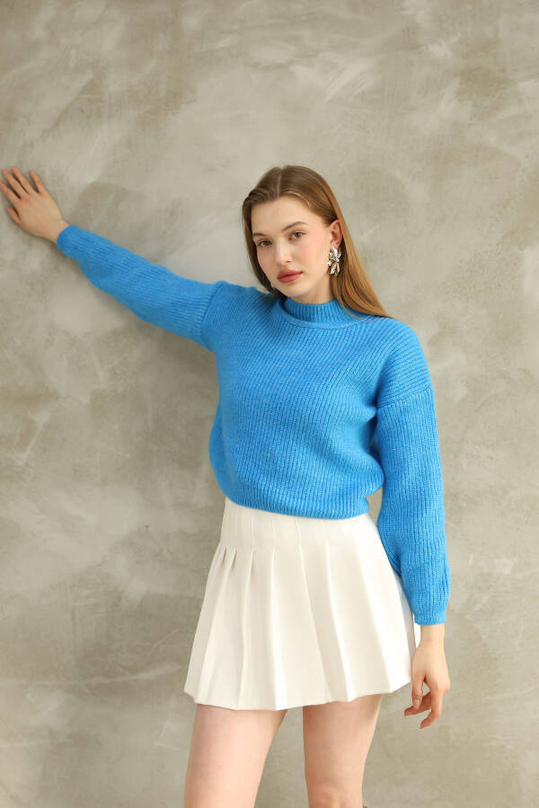 Women's Short Soft Knitted Sweater - 6