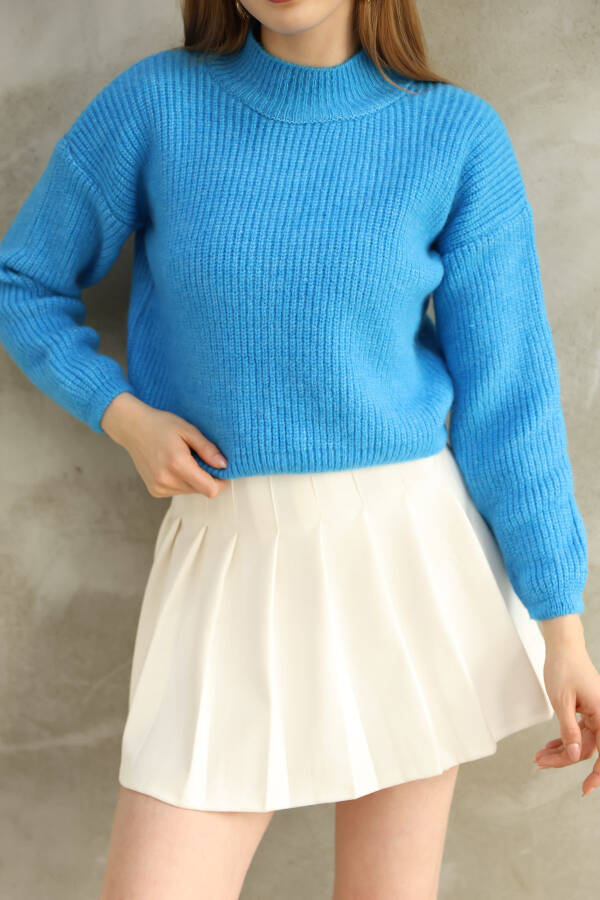 Women's Short Soft Knitted Sweater - 7