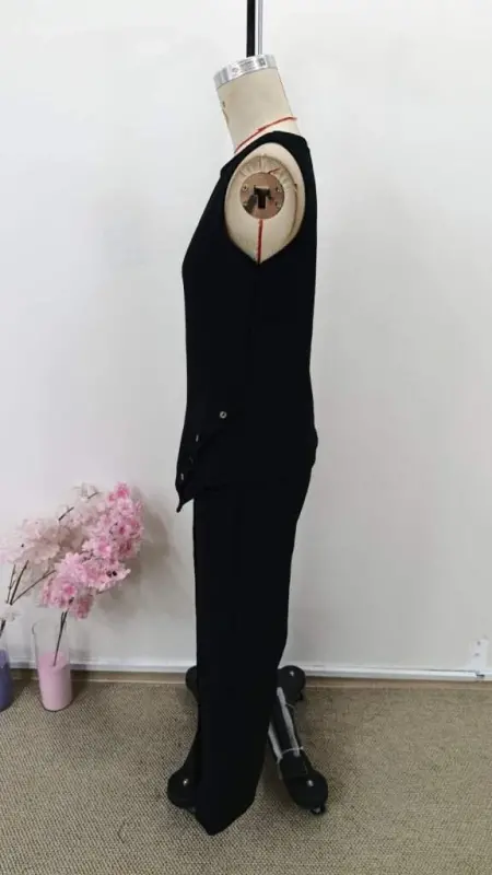 Women's Sleeveless Round Neck Asymmetric Button Detail Aerobin Blouse and Trousers Two-Piece Set - 6